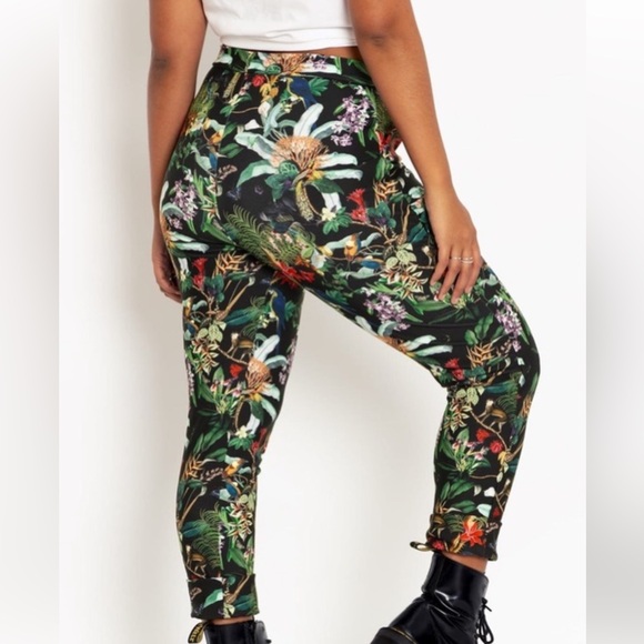 BlackMilk Into The Wild Black Cuffed Pants Size Small - Picture 2 of 4